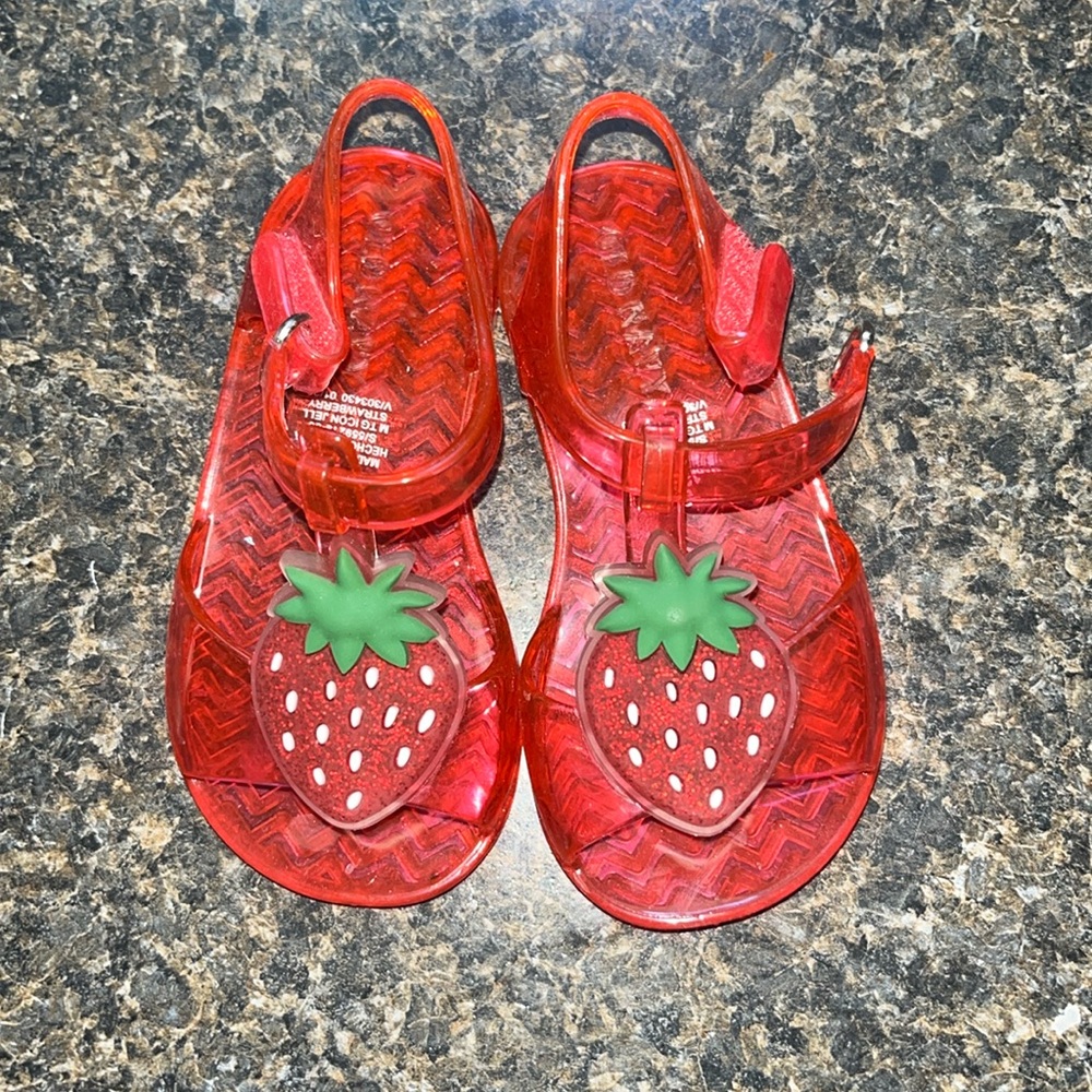 Toddler sandals with strawberry